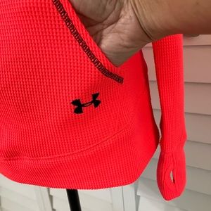 Women’s Under Armor - bright coral thermal pull- over shirt